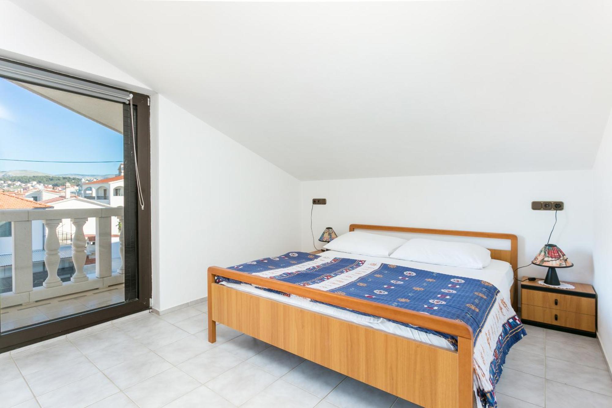 Seaside Apartments With A Swimming Pool Okrug Gornji, Ciovo - 11374 Trogir Dış mekan fotoğraf