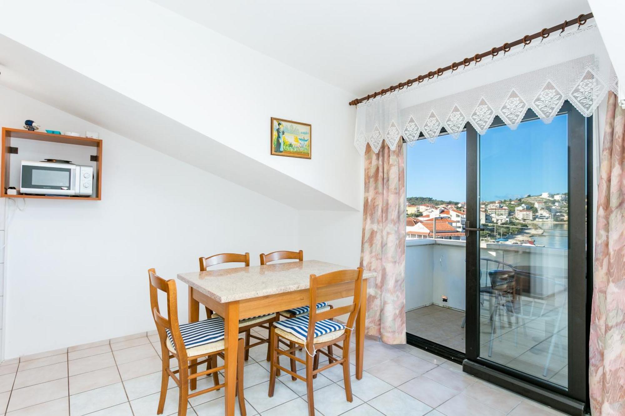Seaside Apartments With A Swimming Pool Okrug Gornji, Ciovo - 11374 Trogir Oda fotoğraf