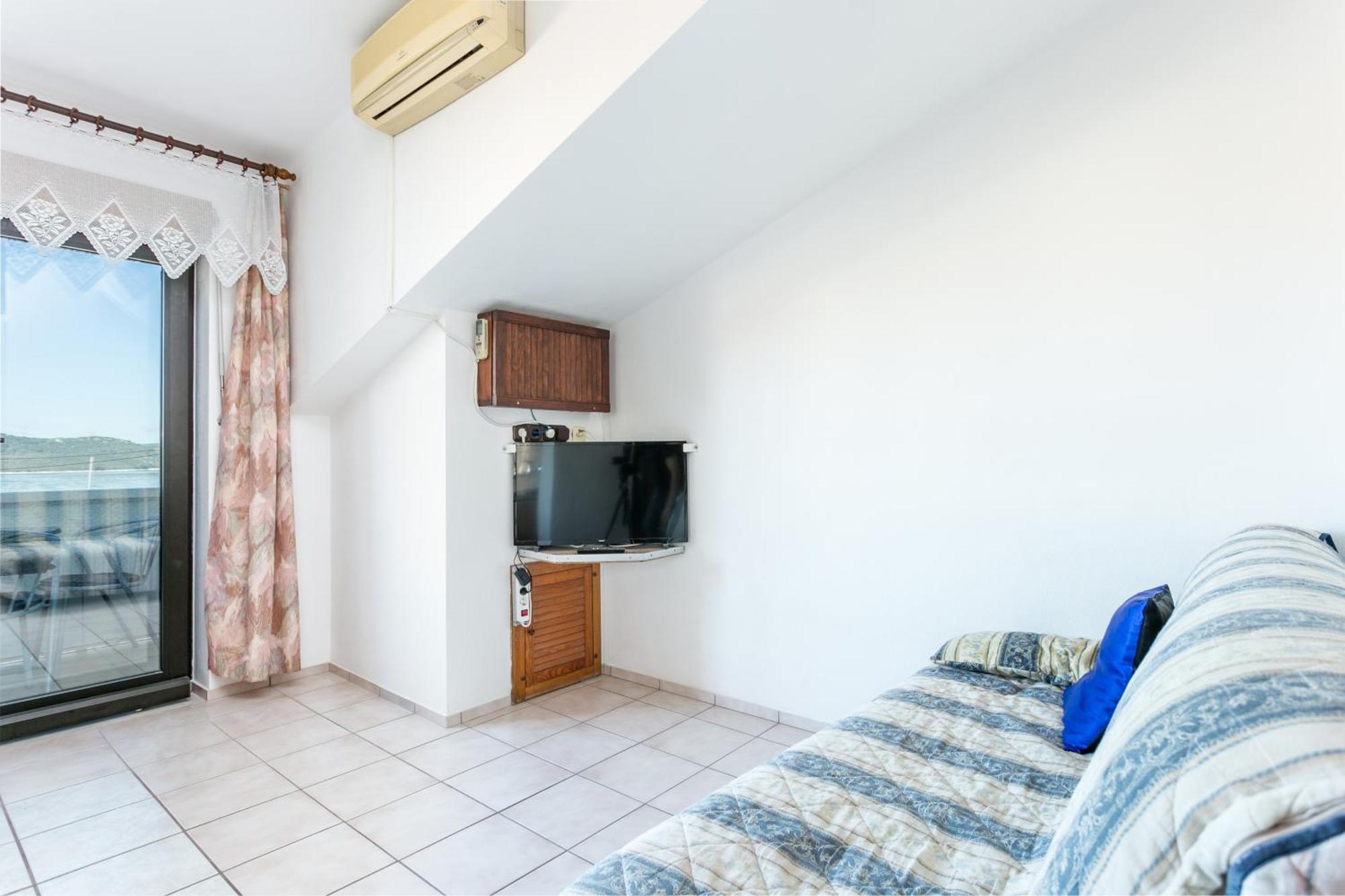 Seaside Apartments With A Swimming Pool Okrug Gornji, Ciovo - 11374 Trogir Dış mekan fotoğraf