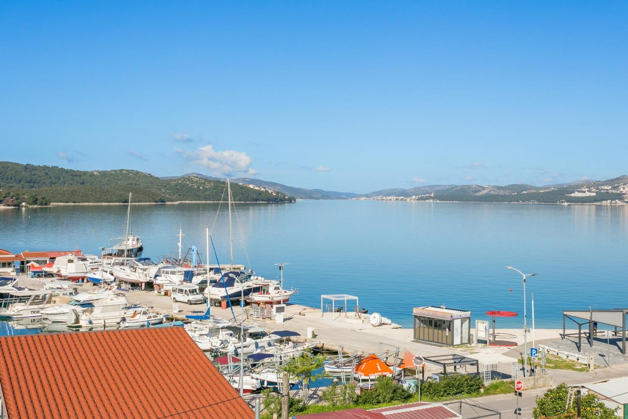 Seaside Apartments With A Swimming Pool Okrug Gornji, Ciovo - 11374 Trogir Dış mekan fotoğraf